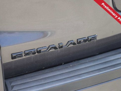 Used 2018 Cadillac Escalade Premium Luxury AWD/4WD image 9