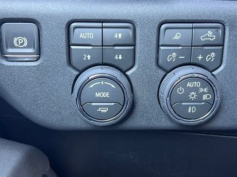 New 2026 Chevrolet Silverado 2500 High Country w/ High Country Premium Package AWD/4WD image 23
