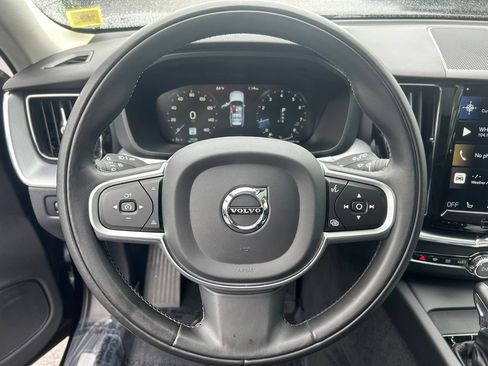 Used 2019 Volvo XC60 T6 Momentum w/ Multimedia Package AWD/4WD image 8