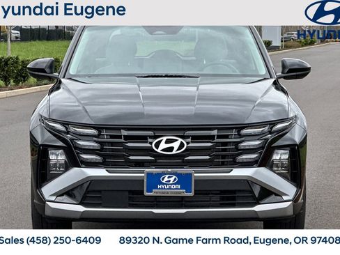 Used 2025 Hyundai Tucson SE image 10