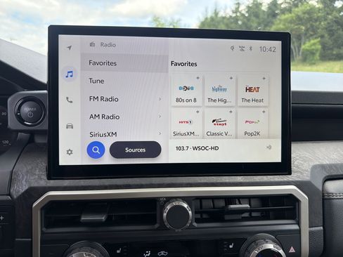 Certified 2025 Toyota Tacoma Limited AWD/4WD image 16