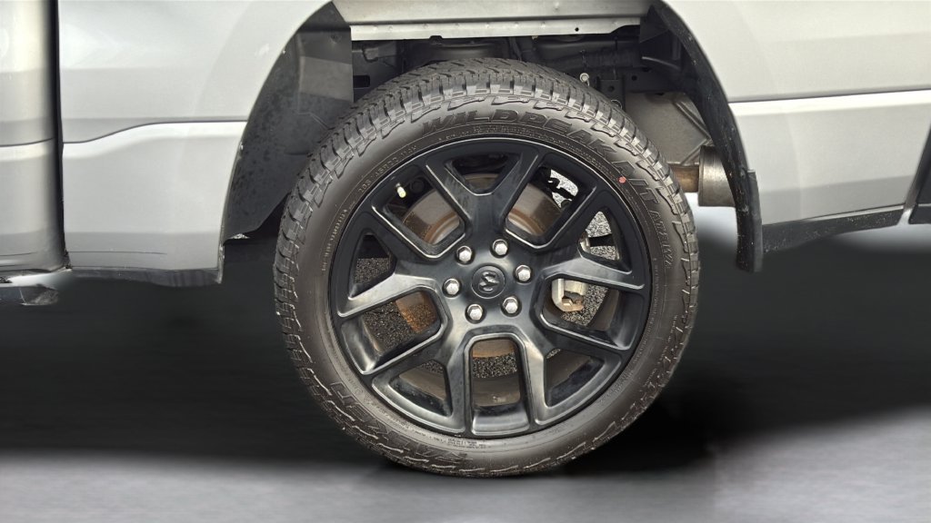 Used 2024 RAM 1500 Laramie AWD/4WD image 23
