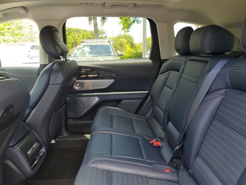Used 2024 Lincoln Nautilus Reserve w/ Equipment Group 203A AWD/4WD image 9
