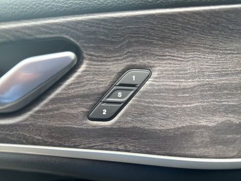 Used 2023 Jeep Grand Cherokee Limited AWD/4WD image 25