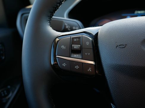 Used 2025 Ford Escape Active w/ Active Premium Tech Pack image 28