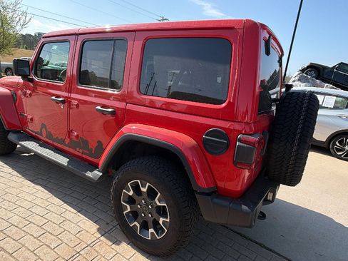 Used 2025 Jeep Wrangler Sahara w/ Dual Top Group AWD/4WD image 10