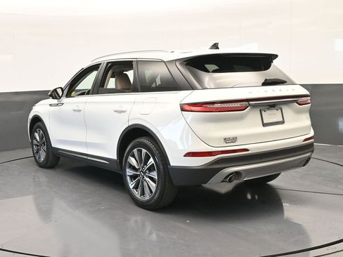 Used 2022 Lincoln Corsair Reserve image 4