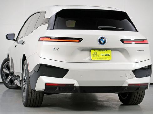 Used 2024 BMW iX xDrive50 w/ Premium Package image 6