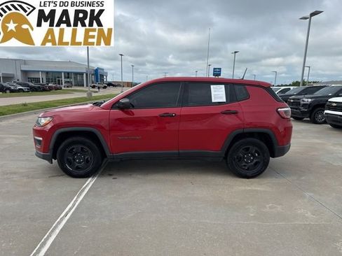 Used 2020 Jeep Compass Sport FWD image 3