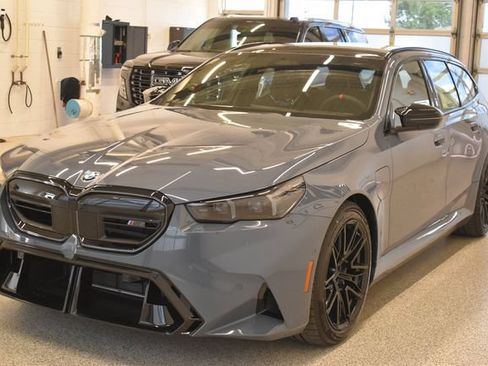 New 2027 BMW M5 Touring AWD/4WD image 9