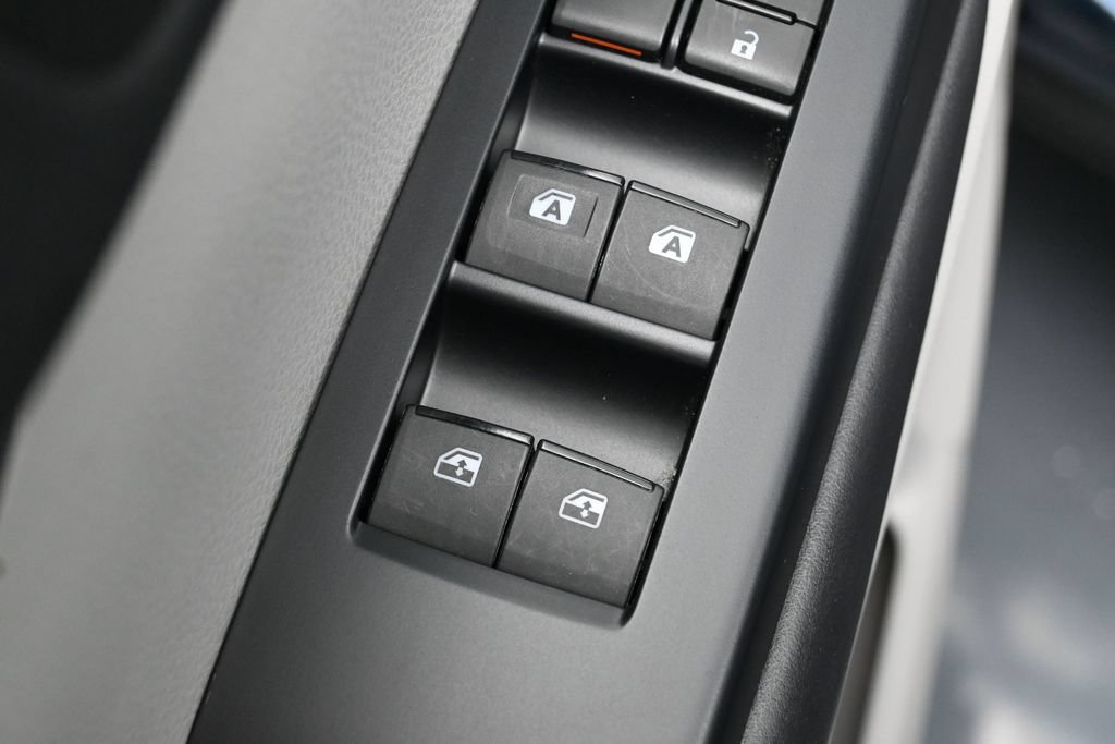 Used 2017 Toyota Highlander XLE FWD image 13