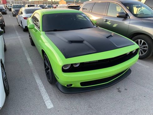 Used 2015 Dodge Challenger R/T Scat Pack RWD image 3