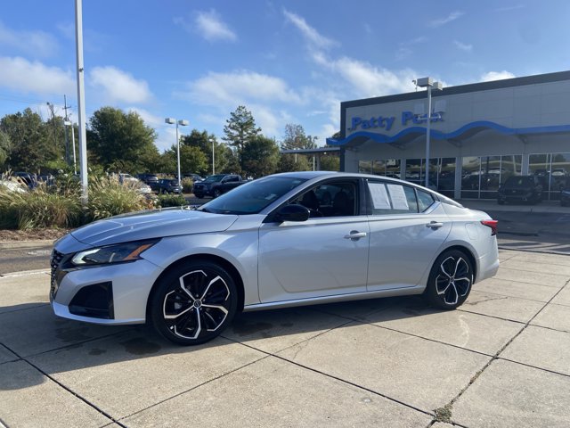 Used 2025 Nissan Altima 2.5 SR FWD image 6