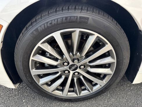 Used 2020 Lincoln MKZ FWD image 12