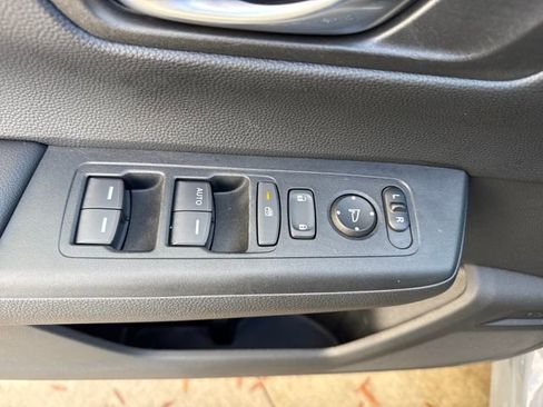 Used 2025 Honda CR-V LX image 15