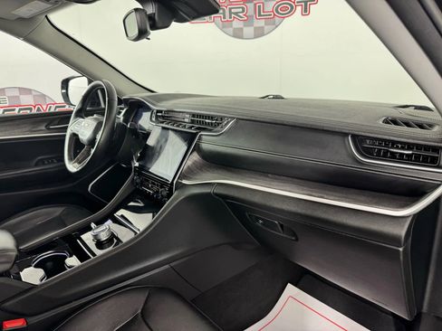 Used 2022 Jeep Grand Cherokee L Limited image 12