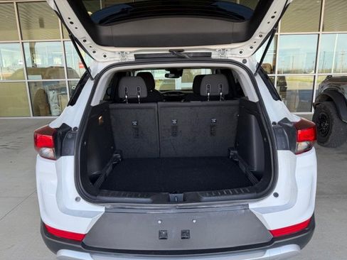 Used 2023 Chevrolet TrailBlazer LT w/ Convenience Package image 5