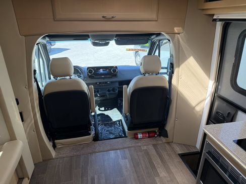 Used 2019 Mercedes-Benz Sprinter 170 image 53