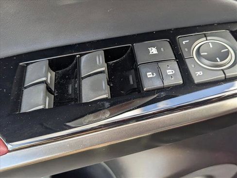 Used 2023 Lexus IS 300 w/ Comfort Package image 9