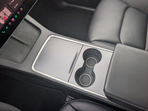 Used 2022 Tesla Model Y Performance AWD/4WD image 14