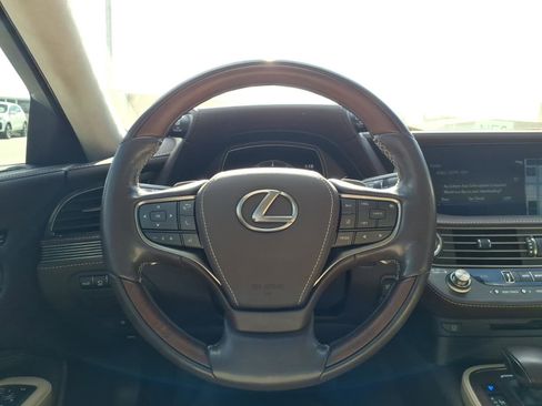 Used 2018 Lexus LS 500 image 19