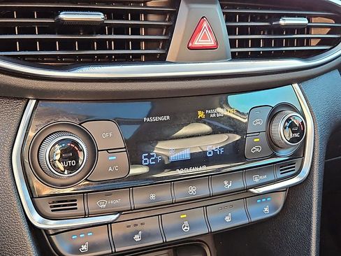 Used 2019 Hyundai Santa Fe Ultimate 4D Sport Utility image 17