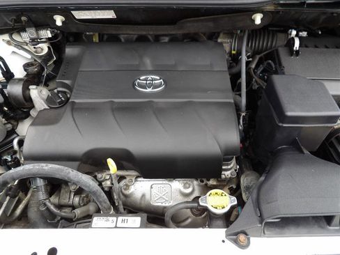 Used 2016 Toyota Sienna XLE image 25