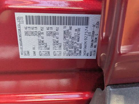 Used 2023 Nissan Rogue S image 10