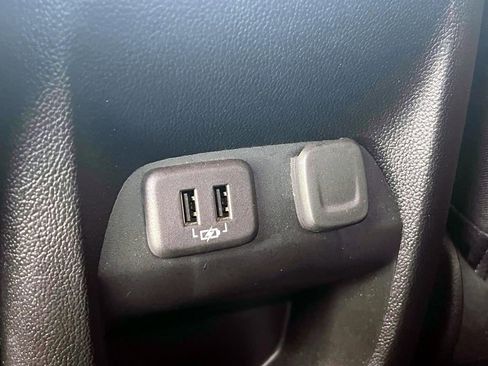 Used 2022 Chevrolet Colorado LT w/ LT Convenience Package image 14