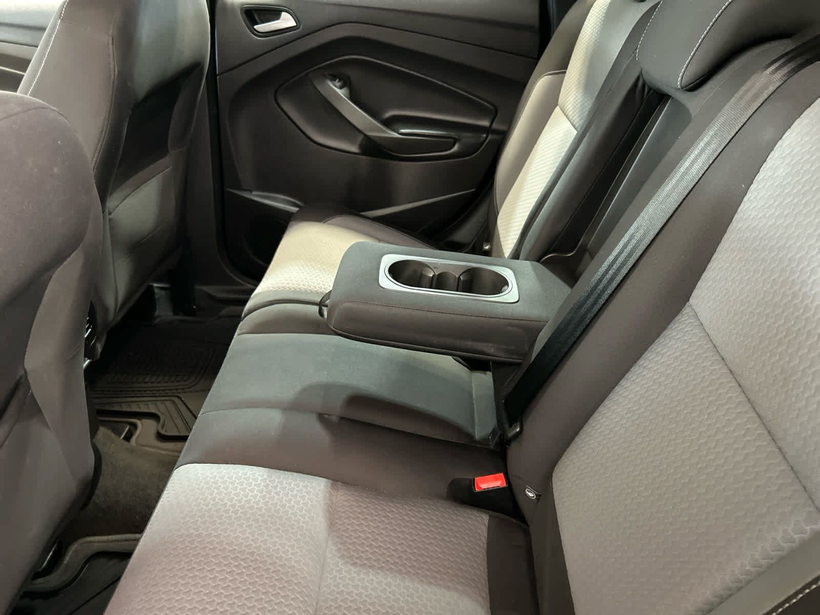 Used 2017 Ford Escape SE w/ SE Cold Weather Package AWD/4WD image 5