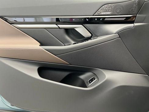 New 2026 BMW 530i 530i w/ Convenience Package image 20