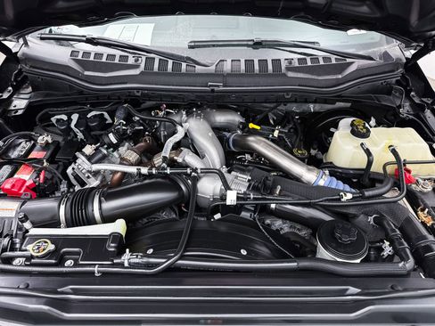 Used 2022 Ford F350 Platinum image 12