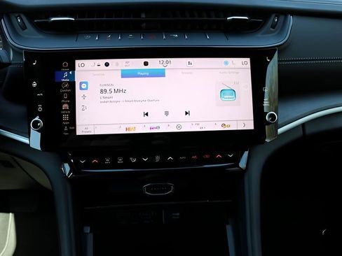 New 2026 Jeep Grand Cherokee L Limited w/ Limited Altitude Package AWD/4WD image 23