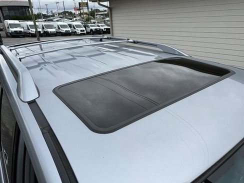 Used 2005 Lexus LX 470 4WD image 20