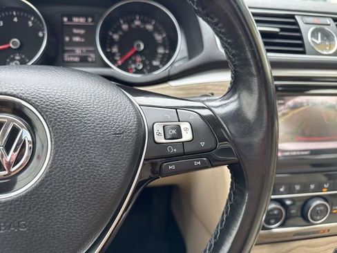 Used 2017 Volkswagen Passat 1.8T SE FWD image 20