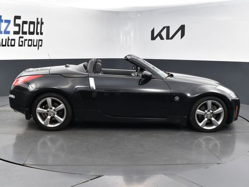 Used 2007 Nissan 350Z Touring RWD image 6