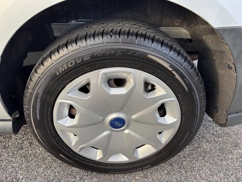 Used 2015 Ford Transit Connect XL image 18
