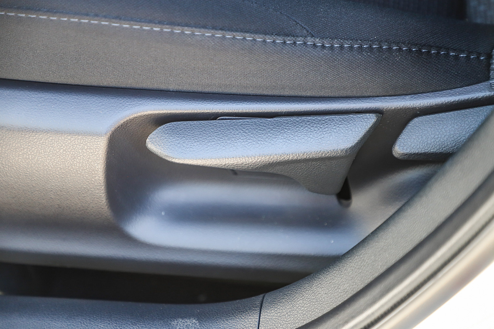 Certified 2022 Toyota Prius LE FWD image 20