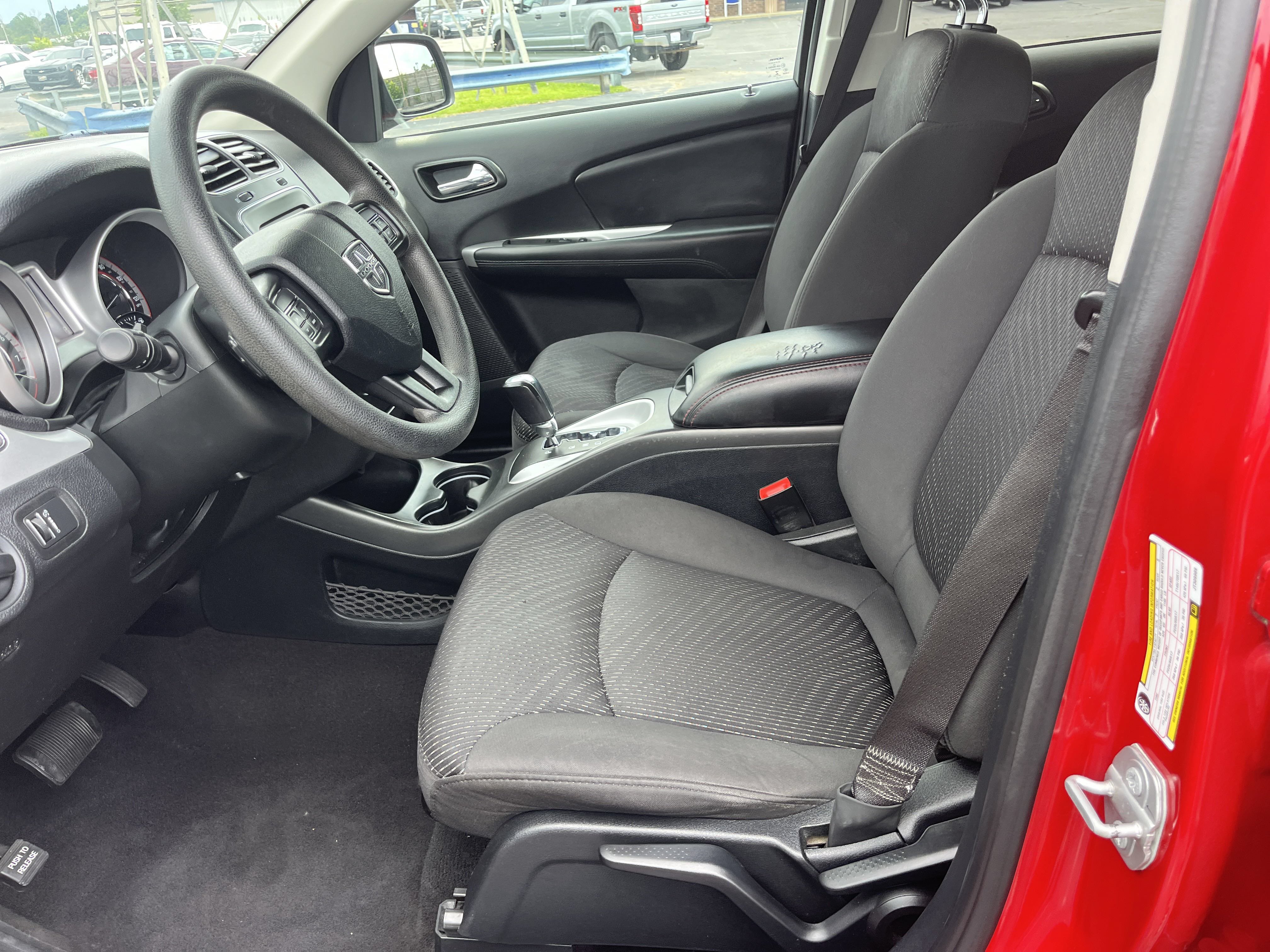Used 2018 Dodge Journey SE w/ Blacktop Package FWD image 10