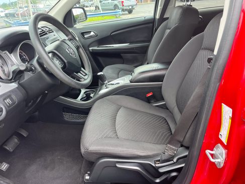 Used 2018 Dodge Journey SE w/ Blacktop Package FWD image 10