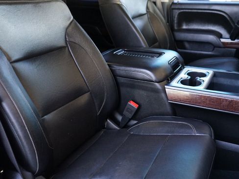 Used 2018 GMC Sierra 2500 SLT w/ Duramax Plus Package image 17