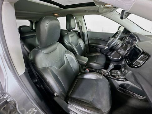 Used 2018 Jeep Compass Limited w/ Navigation Group AWD/4WD image 31