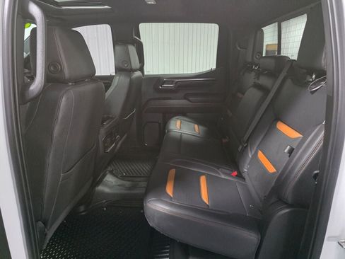 Used 2022 GMC Sierra 1500 AT4 w/ AT4 Preferred Package AWD/4WD image 11