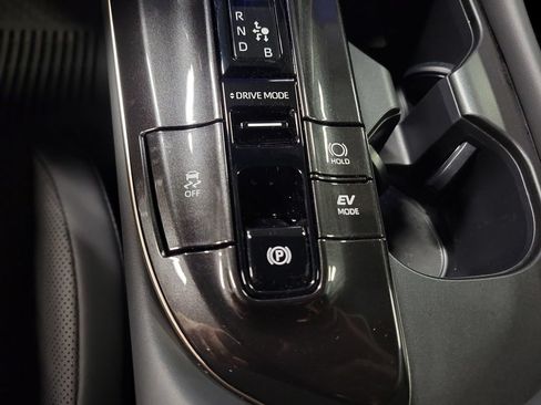 Used 2026 Toyota Crown AWD/4WD image 19
