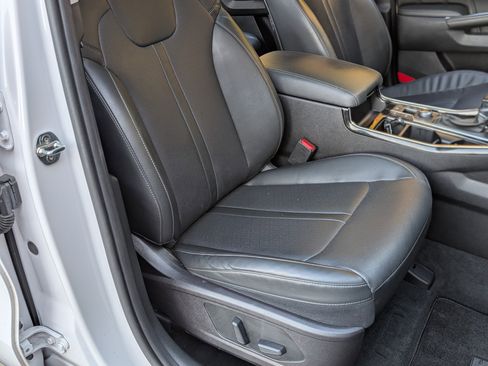 Used 2022 Kia Sorento SX image 24