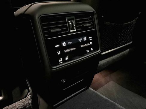 Used 2025 Porsche Cayenne E-Hybrid image 29