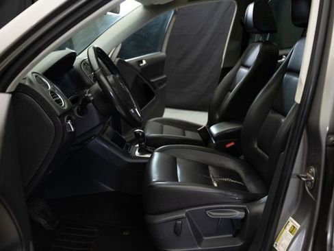 Used 2011 Volkswagen Tiguan SEL AWD/4WD image 13