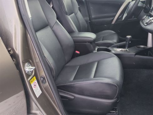 Used 2014 Toyota RAV4 Limited image 22