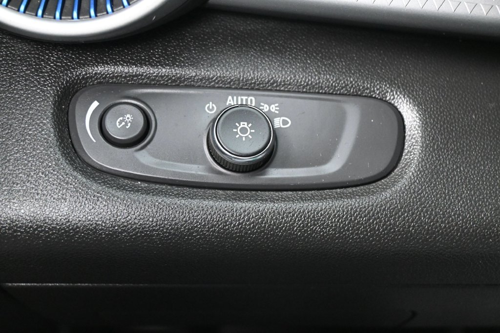 Used 2024 Chevrolet Trax LS w/ LS Convenience Package FWD image 21