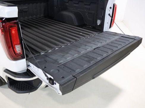 Used 2022 GMC Sierra 1500 SLT w/ SLT Convenience Package image 15